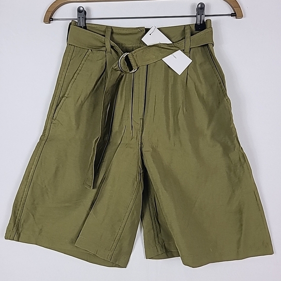 NEW French Connection Brekhna Drape Bermuda Shorts in Lizard Green Sz 4 MSRP $98 - Picture 1 of 6